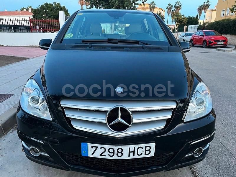 Usado Mercedes B180 109 CV (80 kW) 2011 Negro Monovolumen