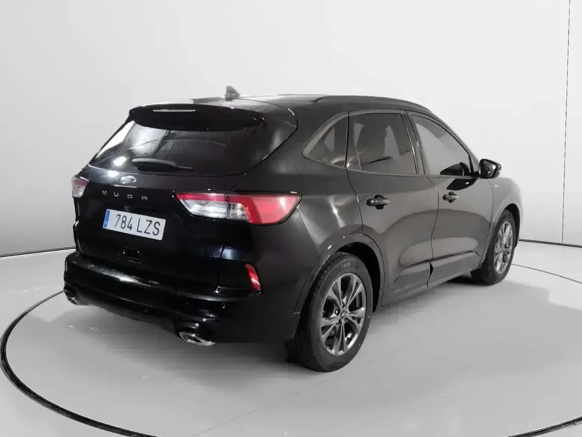 Usado Ford Kuga ST-Line 150 CV (110 kW) 2022 Negro SUV