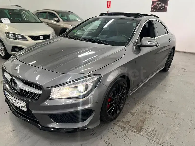 Usado Mercedes CLA200 AMG line 136 CV (100 kW) 2015 Gris / plata Coupe