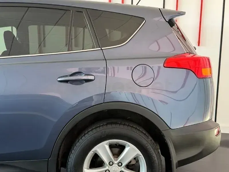 Usado Toyota RAV4 Advance 124 CV (91 kW) 2014 Azul SUV