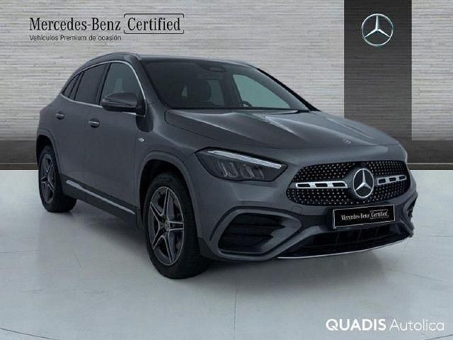 Usado Mercedes GLA250 AMG line 218 CV (160 kW) 2026 Gris montaña SUV