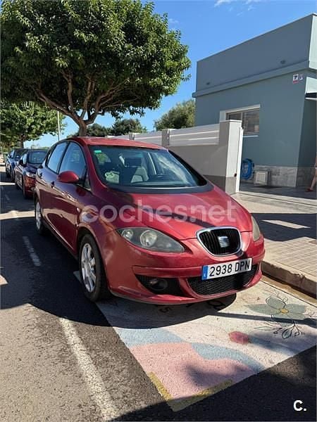 Usado Seat Toledo Sport 102 CV (75 kW) 2005 Granate Utilitario