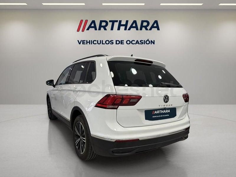 Usado VW Tiguan Life 122 CV (89 kW) 2021 Blanco SUV