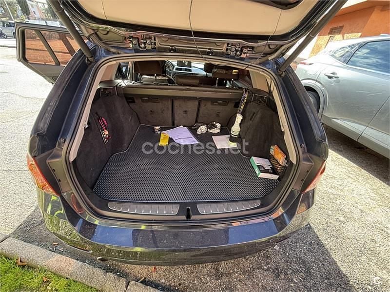 Usado BMW 318 143 CV (105 kW) 2013 Azul Familiar