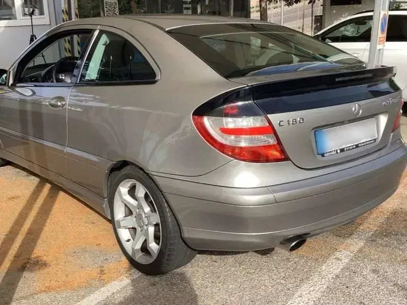 Usado Mercedes C180 Sport Edition 143 CV (105 kW) 2007 Marrón Berlina