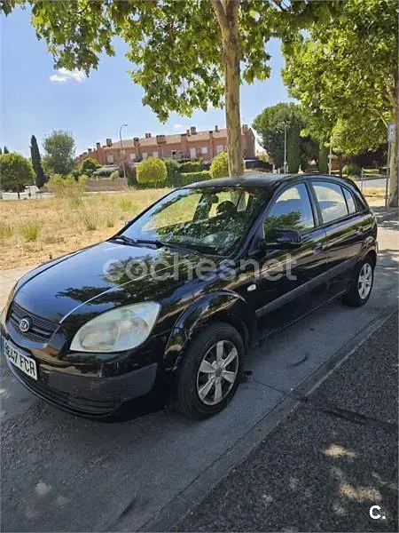 Usado Kia Rio Active 94 CV (69 kW) 2006 Negro Berlina