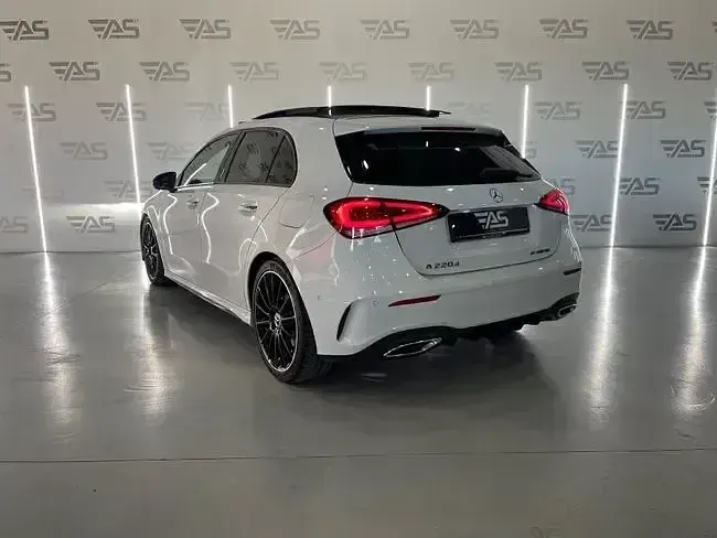 Usado Mercedes A220 190 CV (139 kW) 2019 Blanco Berlina