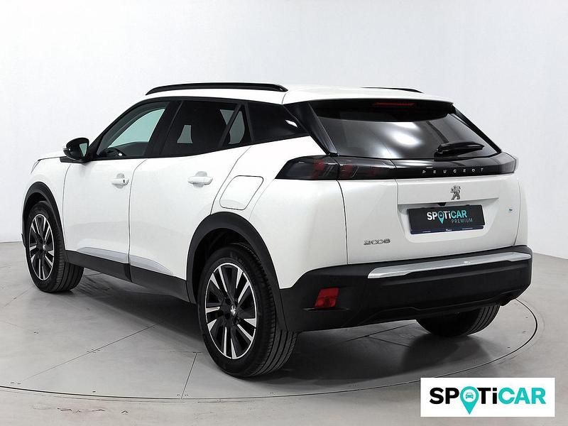 Usado Peugeot 2008 Allure 101 CV (74 kW) 2020 Blanco SUV