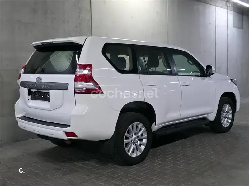 Usado Toyota Land Cruiser 190 CV (139 kW) 2014 Blanco SUV