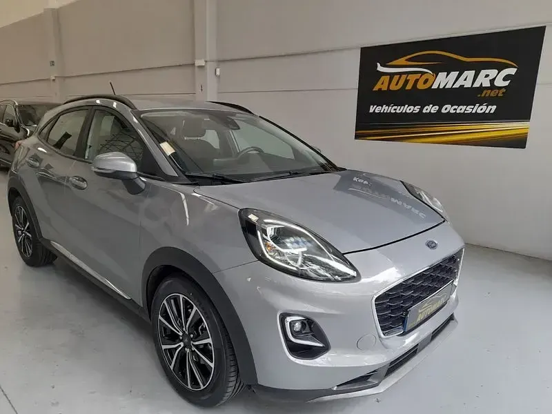 Usado Ford Puma Titanium 120 CV (88 kW) 2021 Gris / plata SUV