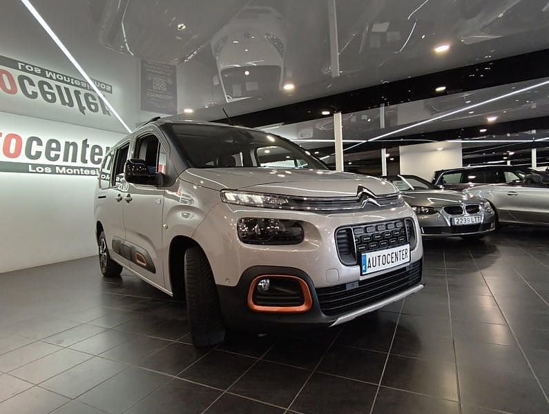 Usado Citroën Berlingo Shine 131 CV (96 kW) 2019 Gris / plata Monovolumen