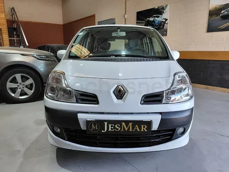 Usado Renault Grand Modus Authentique 75 CV (55 kW) 2011 Blanco Monovolumen