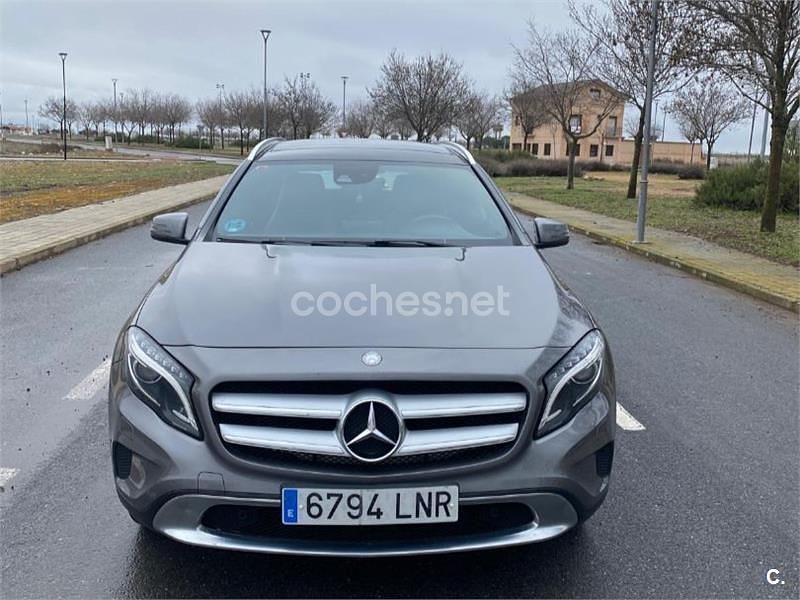Usado Mercedes GLA220 Urban 177 CV (130 kW) 2017 Gris / plata SUV