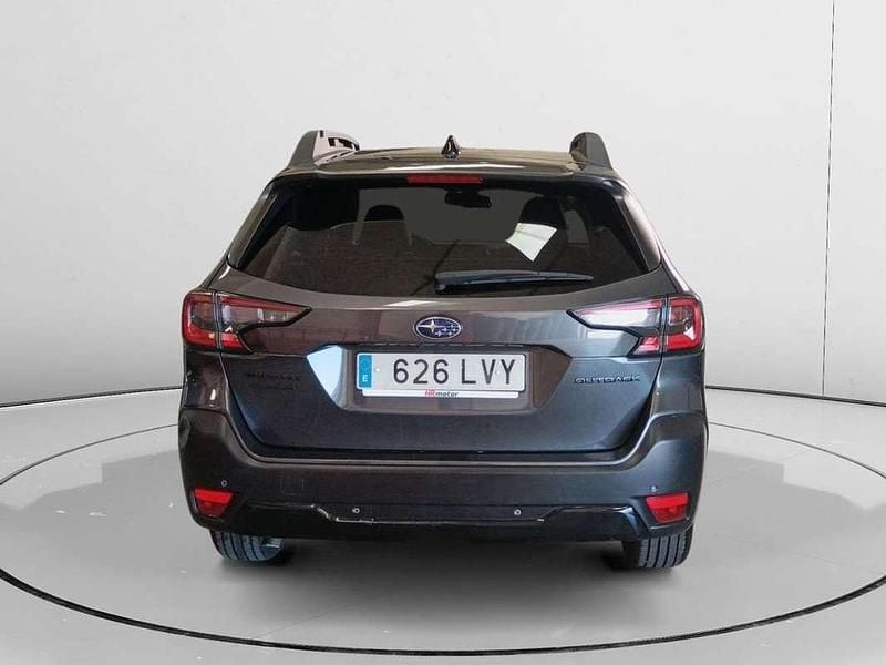 Usado Subaru Outback 171 CV (125 kW) 2022 Gris Familiar