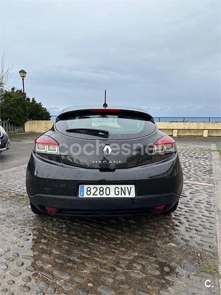 Usado Renault Mégane Dynamique 105 CV (77 kW) 2009 Negro Berlina