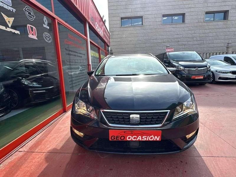 Usado Seat Leon Style 125 CV (91 kW) 2017 Negro Utilitario