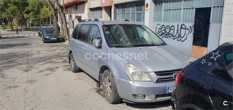 Usado Kia Carnival EX 185 CV (136 kW) 2007 Gris / plata Monovolumen