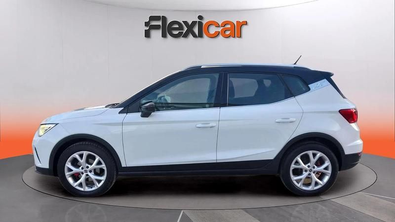 Usado Seat Arona FR 150 CV (110 kW) 2023 Blanco SUV