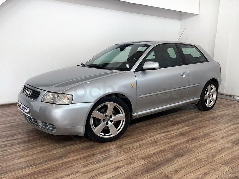 Usado Audi A3 Ambition 125 CV (91 kW) 1997 Gris / plata Utilitario