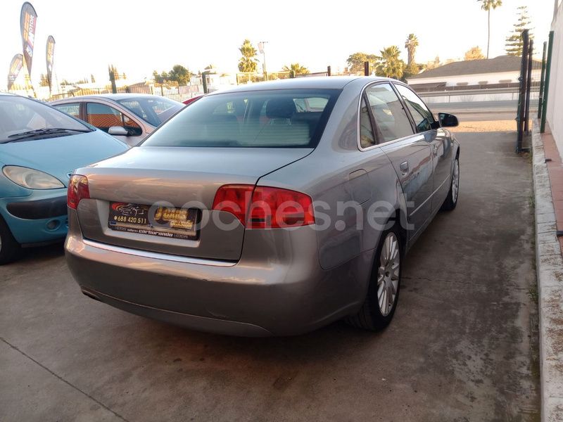 Usado Audi A4 140 CV (102 kW) 2007 Gris / plata Berlina