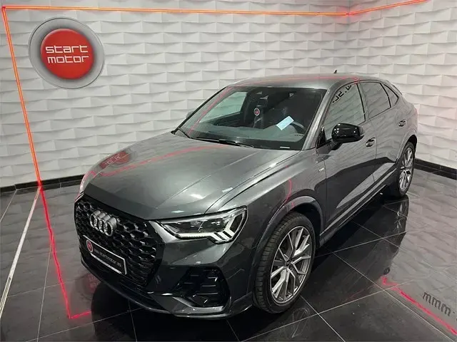 Usado Audi Q3 Sportback 150 CV (110 kW) 2021 Gris / platagris SUV
