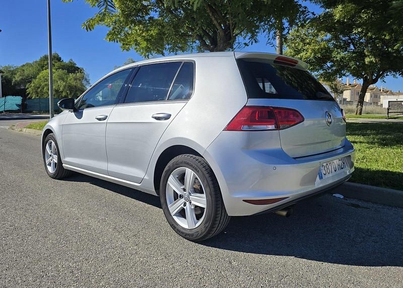 Usado VW Golf VII Advance 105 CV (77 kW) 2014 Gris