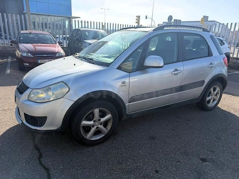 Usado Suzuki SX4 GLX 120 CV (88 kW) 2010 Gris / plata SUV
