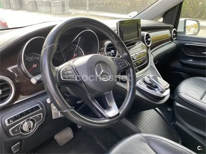 Käytetty Mercedes V220 Avantgarde 163 HP (119 kW) 2016 Valkoinen Tila-auto