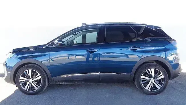 Usado Peugeot 3008 Allure 130 CV (95 kW) 2024 Azul SUV