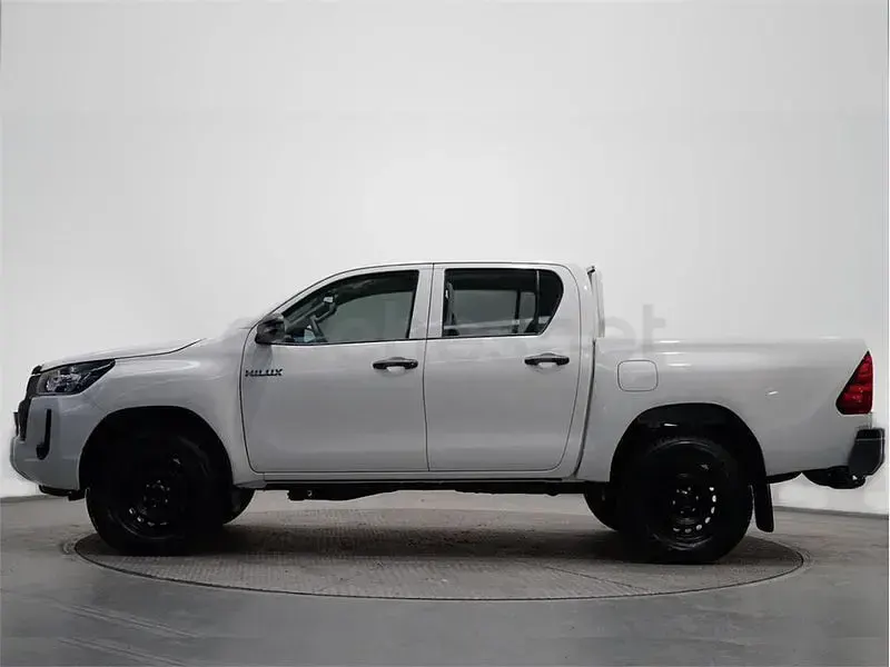 Usado Toyota HiLux 150 CV (110 kW) 2022 Blanco Pickup/Camioneta