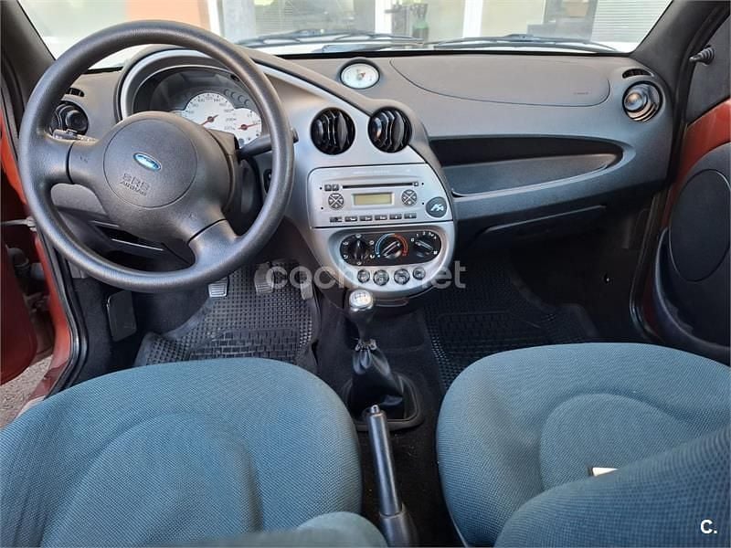Usado Ford Ka 70 CV (51 kW) 2008 Rojo Utilitario