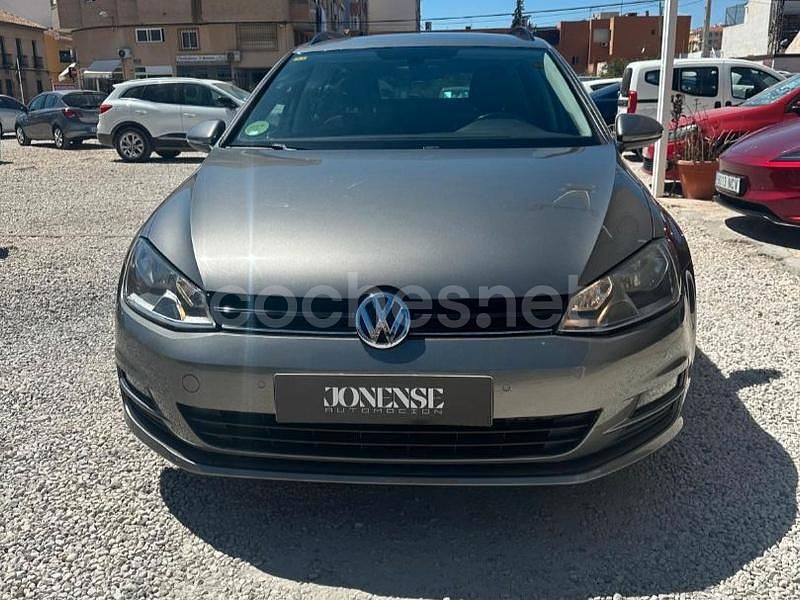 Gris / plata Usado 2016 VW Golf VII Advance Familiar | 7995 € (Precio justo) - Imagen 1/4