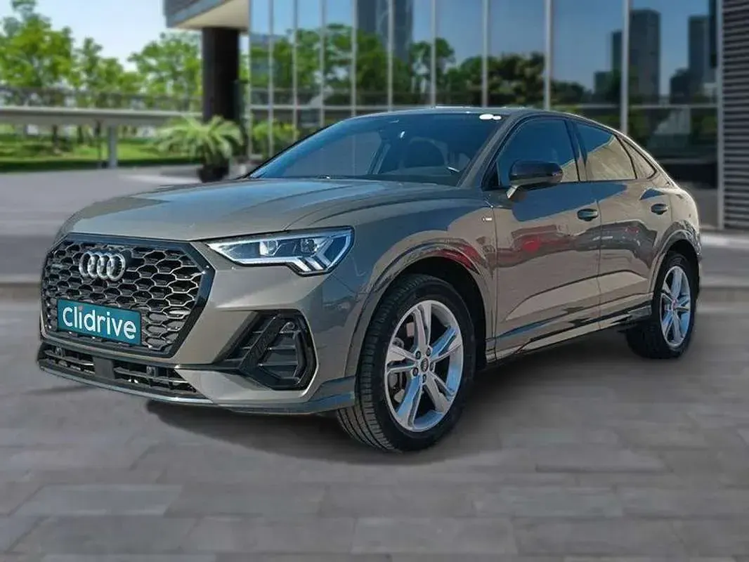 Usado Audi Q3 Ambiente 190 CV (139 kW) 2021 Gris SUV