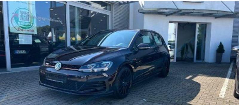 Usado VW Golf VII GTI 2018 Negro metalizado Utilitario