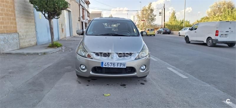 Beige Usado 2007 Mitsubishi Grandis Intense+ Monovolumen | 4000 € (Super precio) - Imagen 1/4