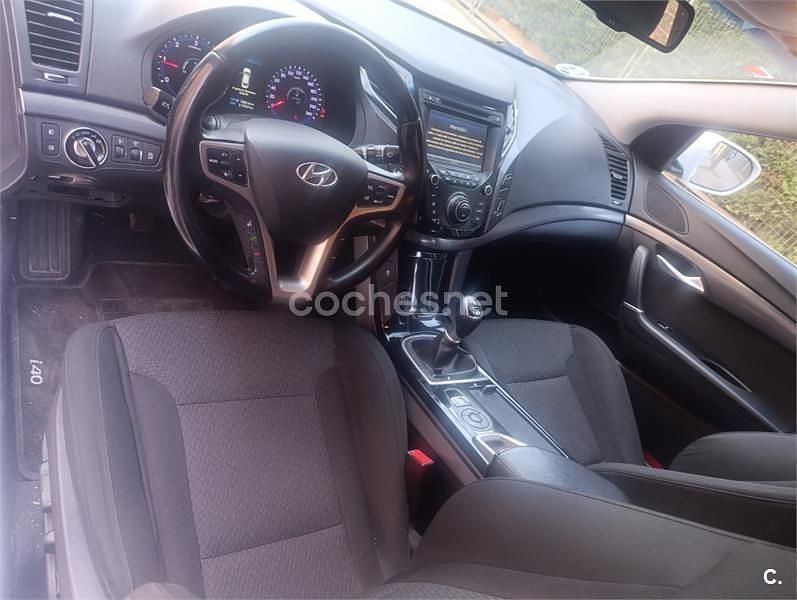 Usado Hyundai i40 136 CV (100 kW) 2013 Blanco Berlina