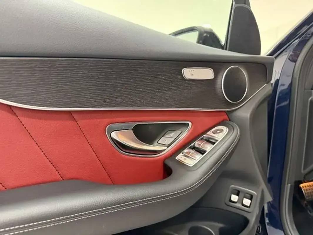 Usado Mercedes GLC300e 321 CV (236 kW) 2021 Azul Coupe