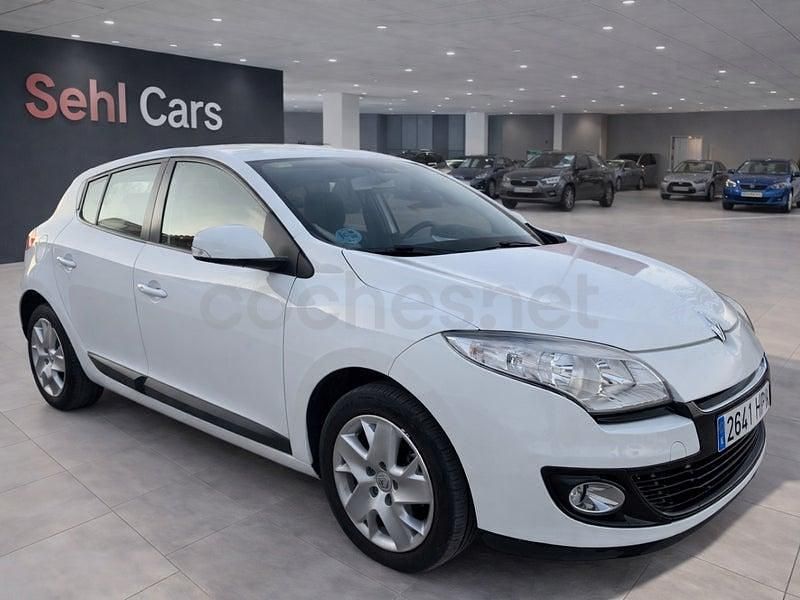Usado Renault Mégane Dynamique 130 CV (95 kW) 2013 Blanco Berlina