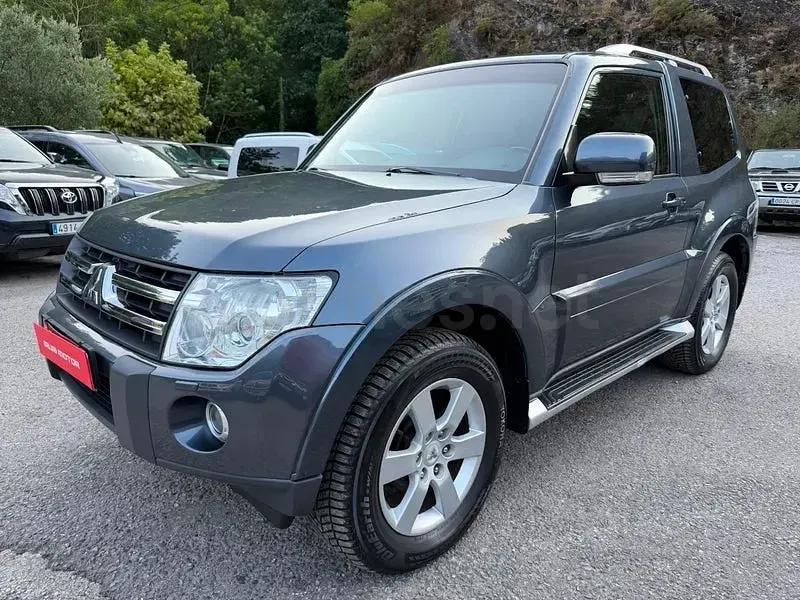 Usado Mitsubishi Montero Intense 170 CV (125 kW) 2008 Azul SUV