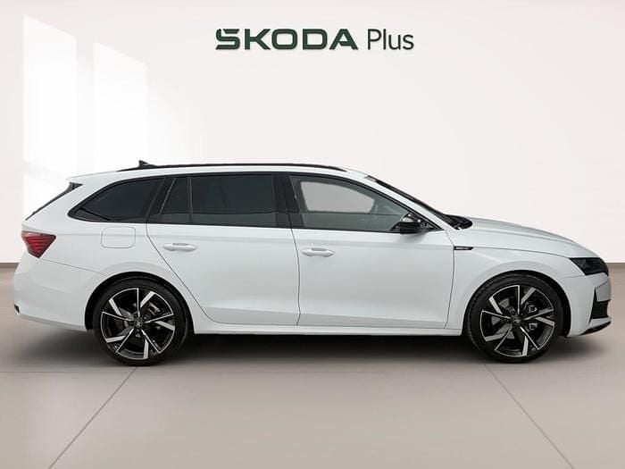 Usado Skoda Octavia SportLine 150 CV (110 kW) 2025 Blanco Familiar