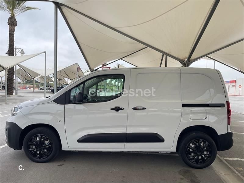 Usado Fiat Doblò 100 CV (73 kW) 2024 Blanco Monovolumen