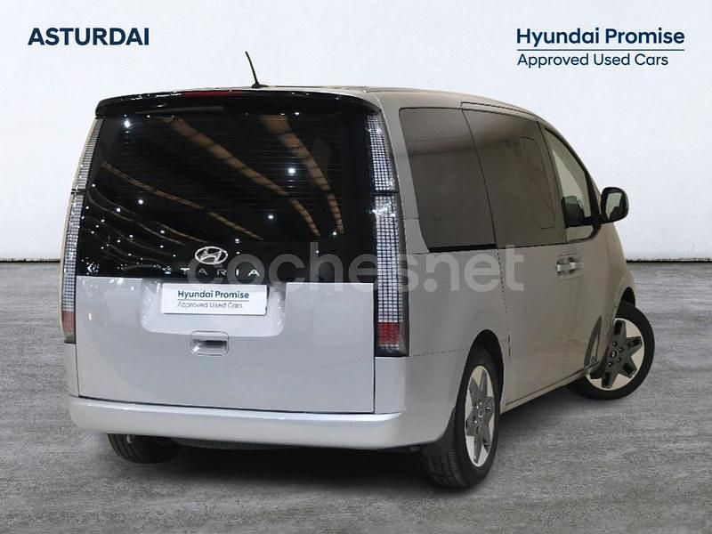 Usado Hyundai Staria 177 CV (130 kW) 2024 Gris / plata Monovolumen