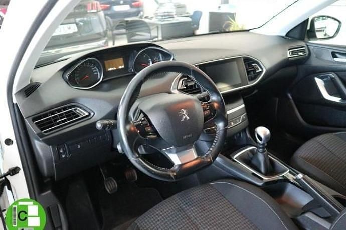 Usado Peugeot 308 Business-Line 100 CV (73 kW) 2019