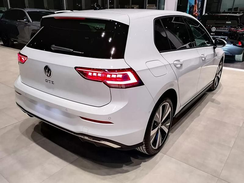Nuevo VW Golf VIII GTE 2025