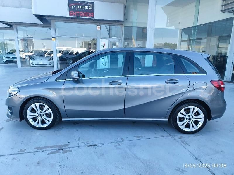 Gris / plata Usado 2019 Mercedes B200 Monovolumen | 16.999 € (Super precio) - Imagen 1/4