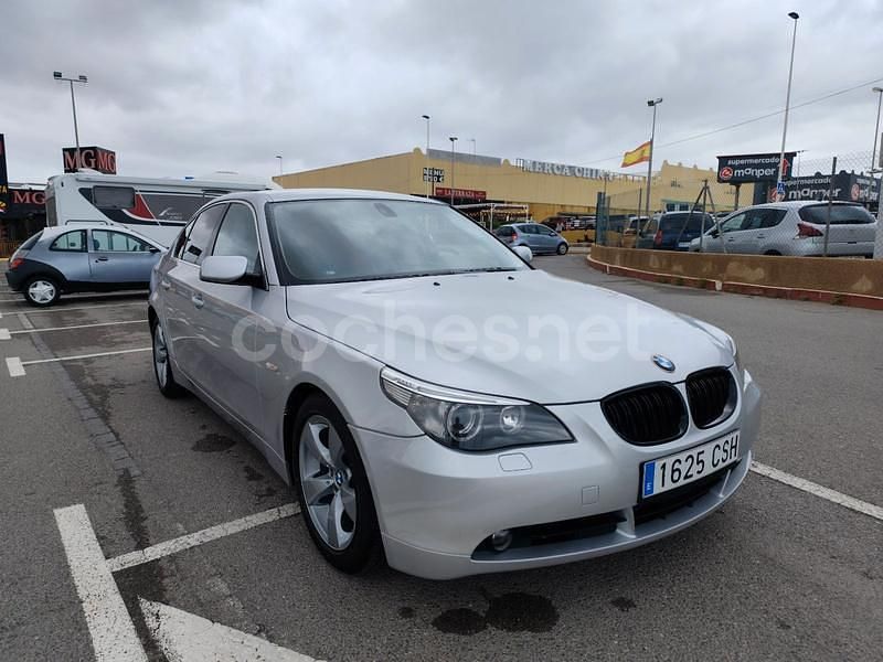 Gris / plata Usado 2004 BMW 525 Berlina | 6950 € (Precio justo) - Imagen 1/4