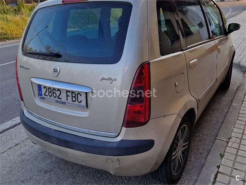 Usado Lancia Musa 90 CV (66 kW) 2006 Beige Monovolumen