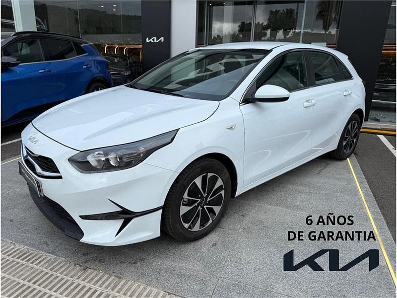 Usado Kia Ceed 100 CV (73 kW) 2025 Blanco Utilitario