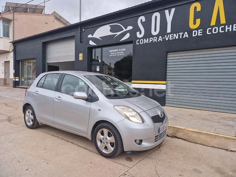 Gris / plata Usado 2008 Toyota Yaris Berlina | 7500 € (Un poco caro) - Imagen 1/4