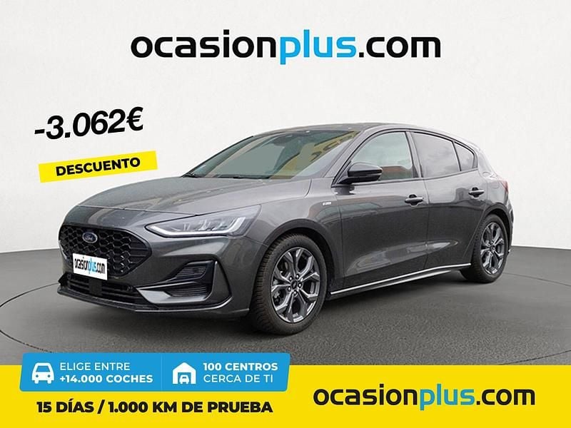 Gris / plata Usado 2024 Ford Focus ST-Line Berlina | 21.590 € (Precio justo) - Imagen 1/4
